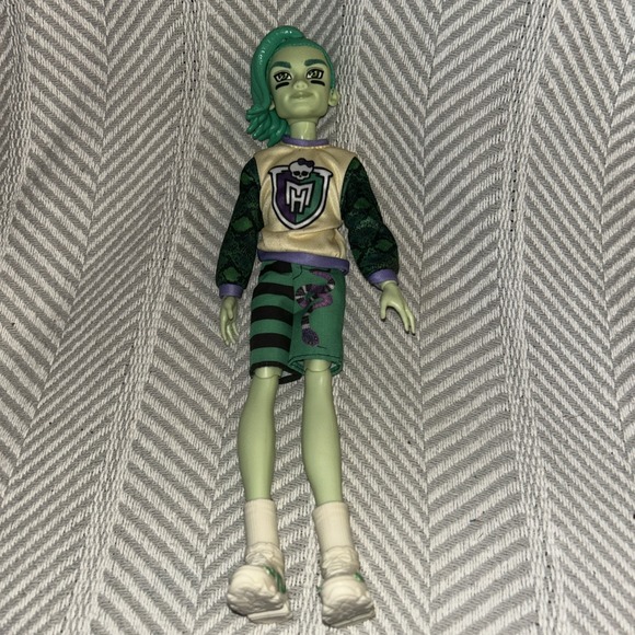 Monster High Ghoul Spirit G3 Deuce Gorgon Doll Dressed 2021 D4 - Picture 1 of 4